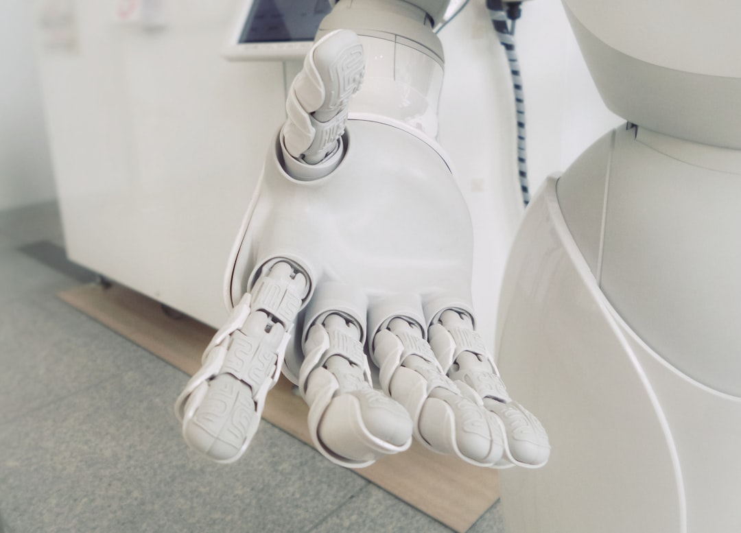 robotic-hand-chess